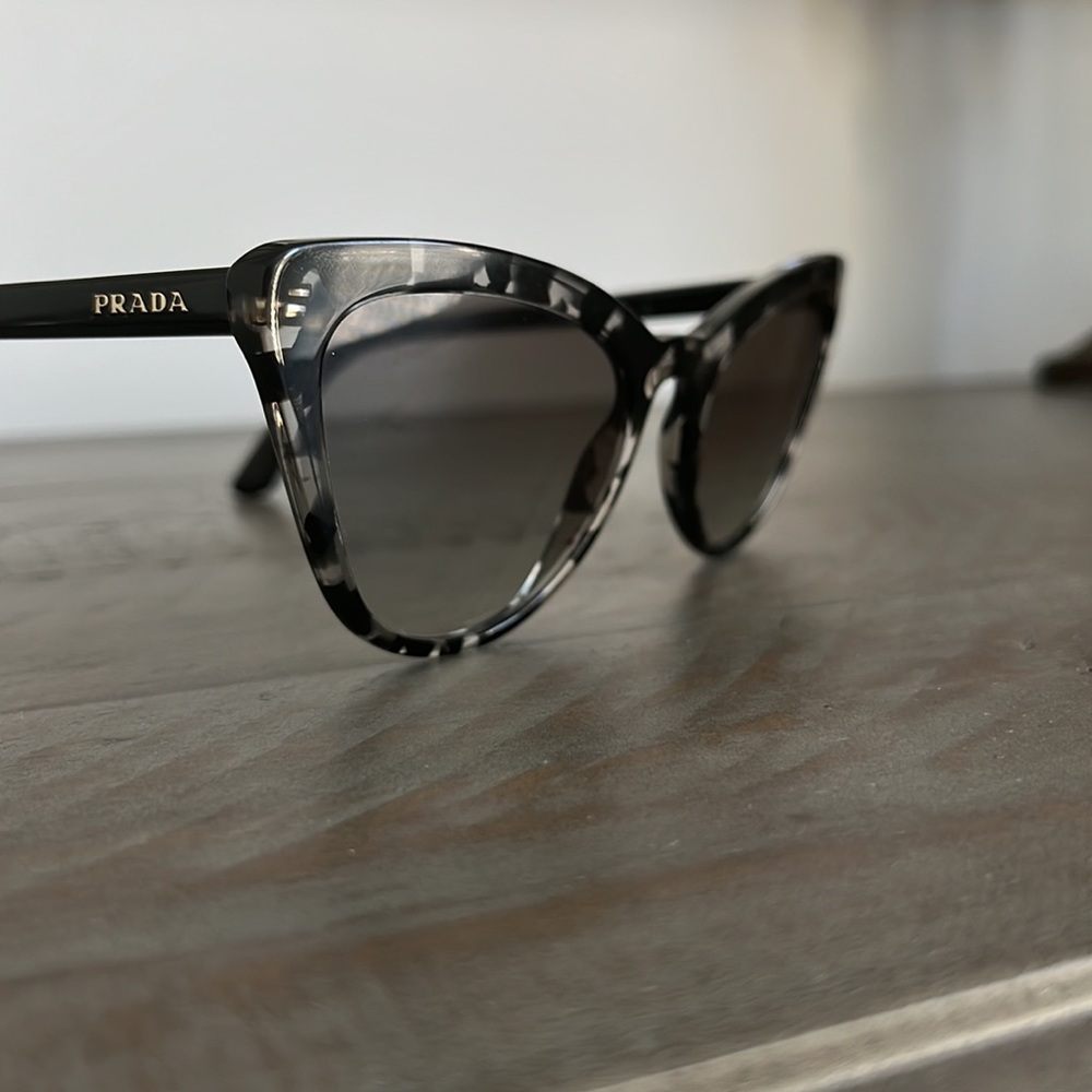 Prada SPR01V - Picture 7 of 10